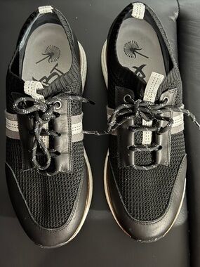 OTBT Women’s Black Speed Sneakers - Casual Performance